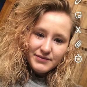 Meet your Posher, Becky